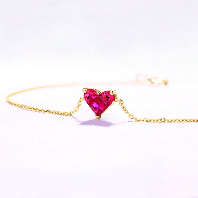 Ladies Retro Heart Shaped Red Corundum Bracelet with 14k Yellow Gold